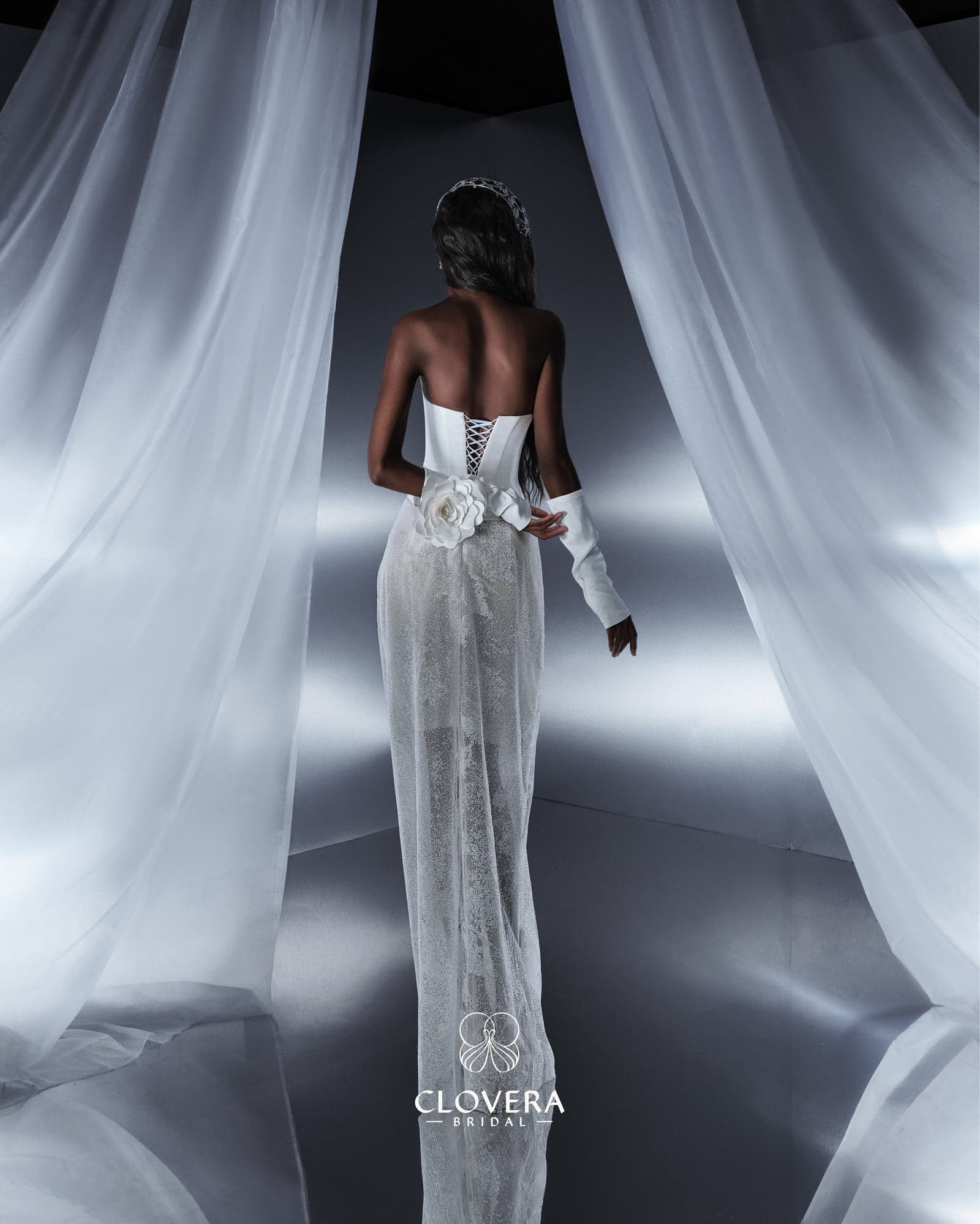 Venus in Flight — Look 15